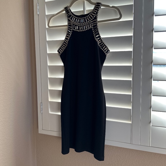 Metal Chain Design Black Dress - Picture 2 of 8